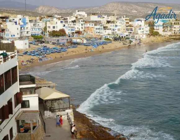 Excursion privée à Taghazout et à la Maison colorée d’Aghroud (½j)